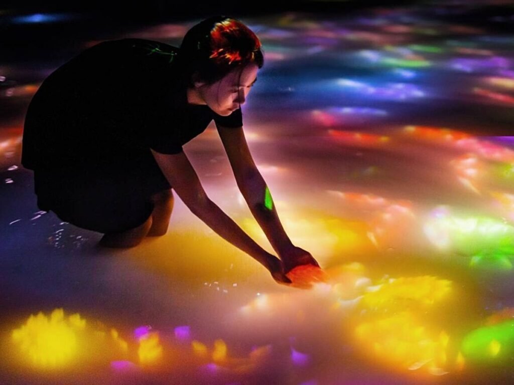 teamLab Planets — Walk Through Water, Float in Light